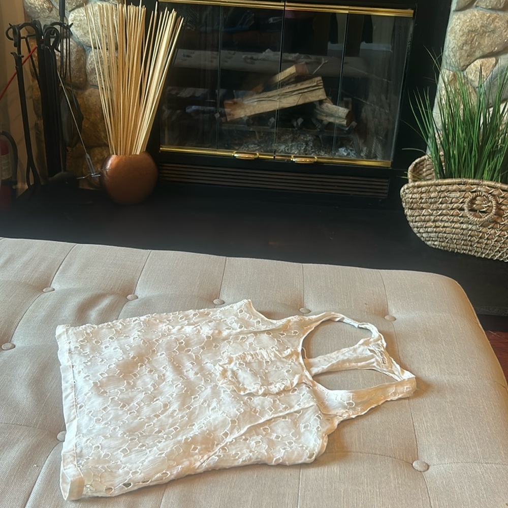 Iuter Eyelet Creme 100% Silk Blouse Size Small